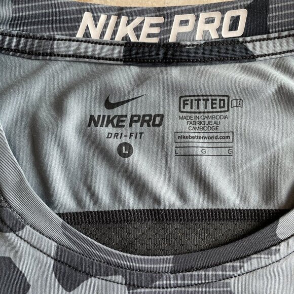 Nike Pro Men's Dri-Fit Fitted Camo Gray/Black T-Shirt, Size Large - Picture 4 of 9